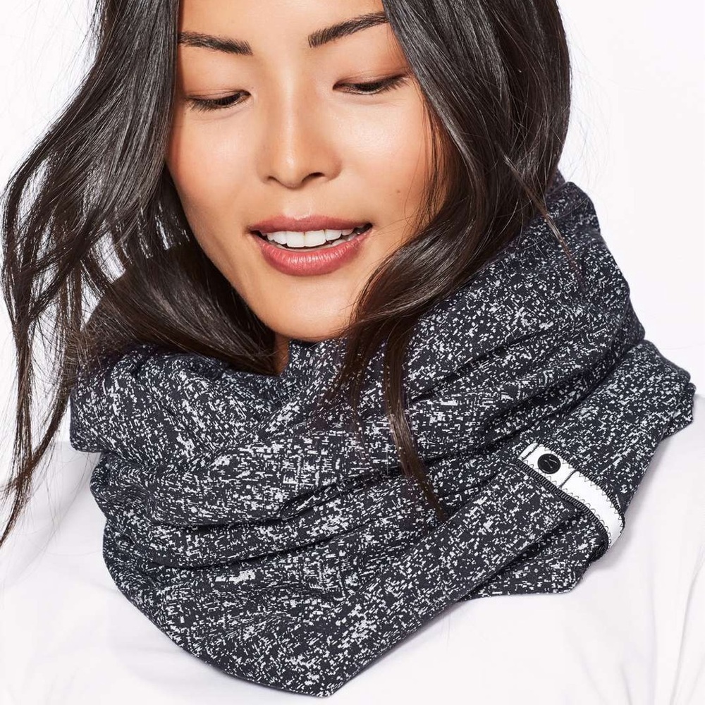 417 🍋 LULULEMON Vinyasa Scarf OS